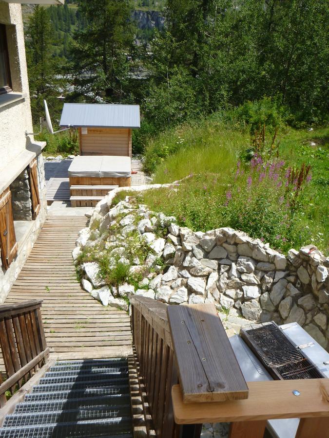 Chalet Les Melezes Bed & Breakfast Tignes Exterior photo
